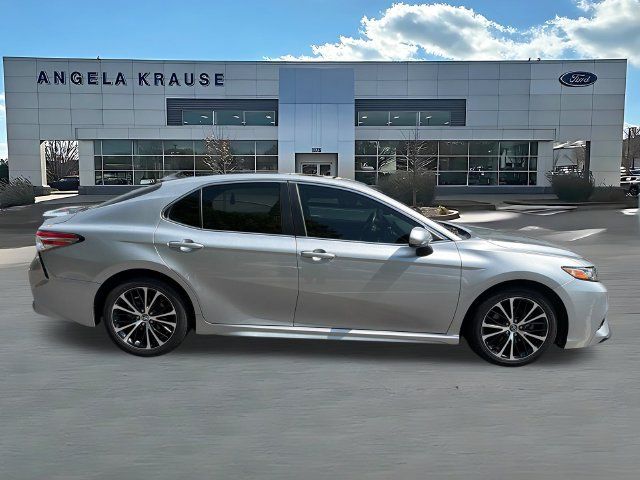 Used 2020 Toyota Camry SE FWD image 9