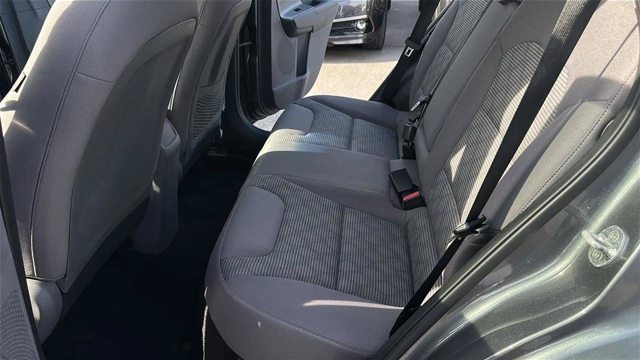 Used 2018 Kia Niro LX FWD image 26