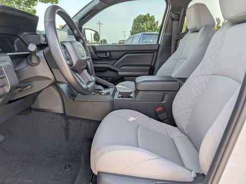 Certified 2026 Toyota Tacoma SR5 AWD/4WD image 24