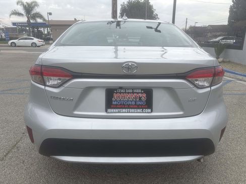 Used 2022 Toyota Corolla LE image 6