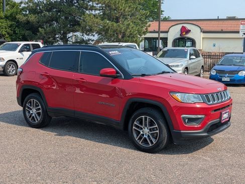 Used 2018 Jeep Compass Latitude w/ Popular Equipment Group AWD/4WD image 3