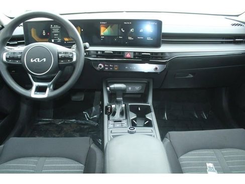 Used 2025 Kia K5 LXS image 12