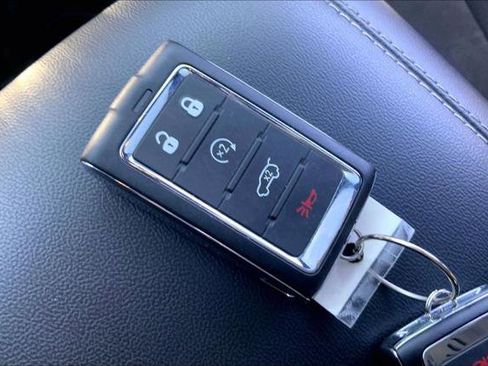 Certified 2025 Jeep Grand Cherokee L Altitude AWD/4WD image 14