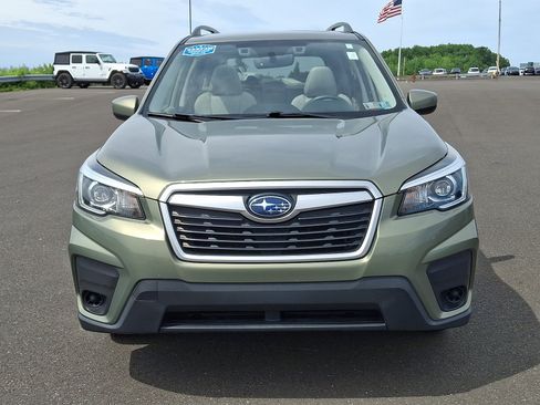 Used 2019 Subaru Forester Premium AWD/4WD image 2
