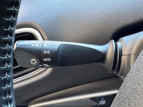 Used 2016 Toyota Prius Three image 30