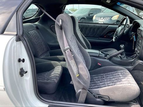 Used 2000 Chevrolet Camaro Z28 w/ SS Performance/Appearance Pkg image 27