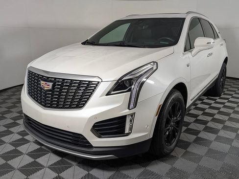 Used 2022 Cadillac XT5 Premium Luxury w/ Technology Package FWD image 1
