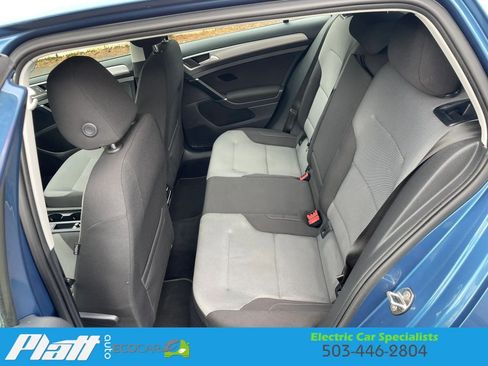 Used 2016 Volkswagen e-Golf SE w/ DC Fast Charging Package FWD image 39