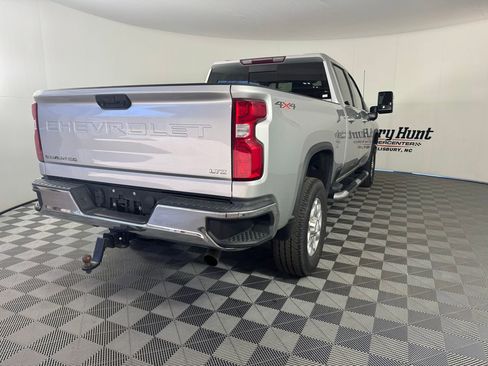 Used 2020 Chevrolet Silverado 2500 LTZ w/ LTZ Convenience Package image 9