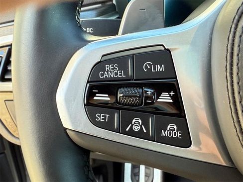 Used 2023 BMW 530e xDrive w/ Premium Package image 15