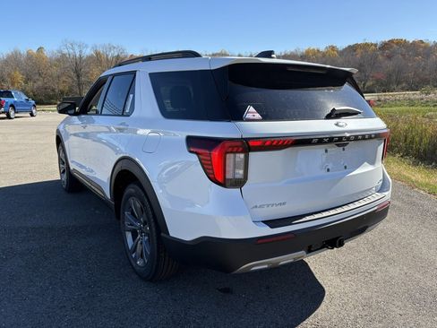 New 2026 Ford Explorer Active w/ Active Comfort Package image 3