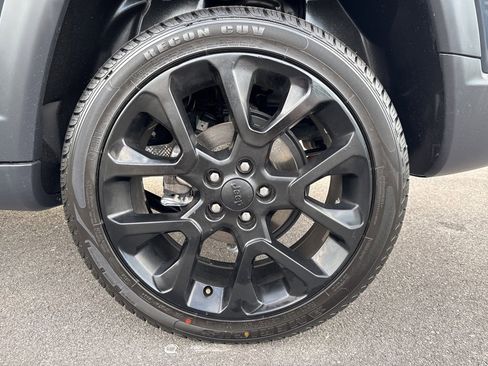 Used 2018 Jeep Compass Limited w/ Navigation Group image 13