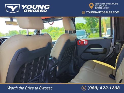 Used 2018 Jeep Wrangler Unlimited Rubicon w/ Dual Top Group AWD/4WD image 29
