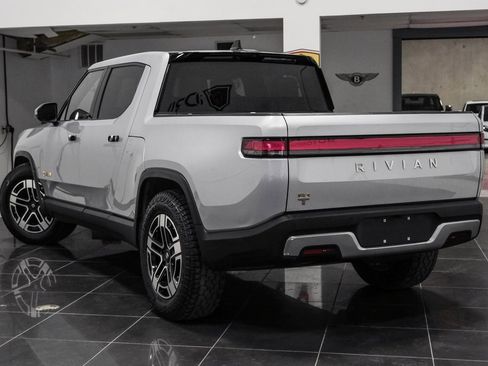Used 2022 Rivian R1T Launch Edition image 14