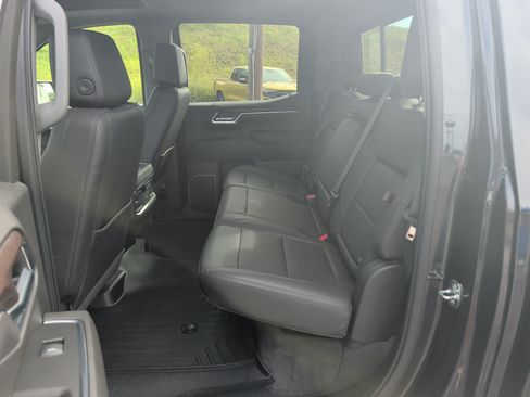Used 2022 GMC Sierra 1500 SLT w/ SLT Convenience Package AWD/4WD image 13