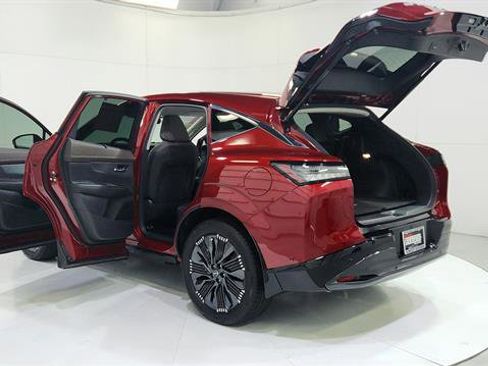 Certified 2025 Nissan Murano Platinum w/ Cargo Package image 11