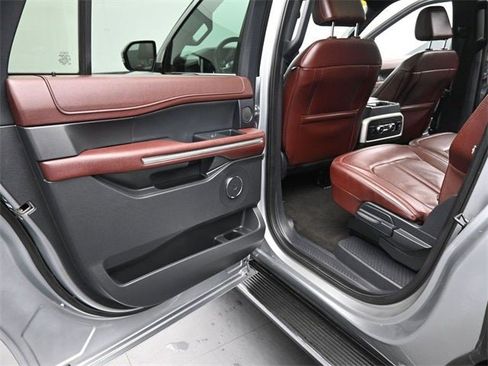 Used 2022 Ford Expedition Max Limited image 18