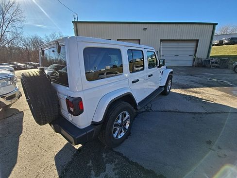Used 2018 Jeep Wrangler Unlimited Sahara image 8