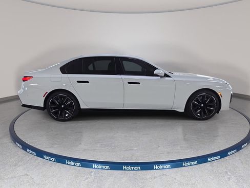 Used 2025 BMW 740i w/ Premium Package RWD image 6