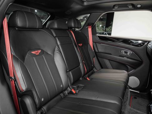 Certified 2022 Bentley Bentayga image 23