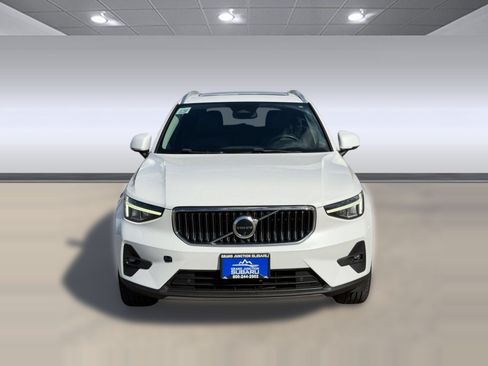 Used 2023 Volvo XC40 B5 Plus AWD/4WD image 6