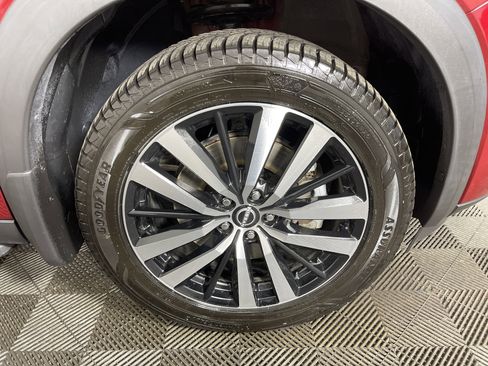 Used 2023 Nissan Pathfinder Platinum w/ Cargo Package image 9