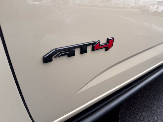 Used 2022 GMC Canyon AT4 AWD/4WD image 32