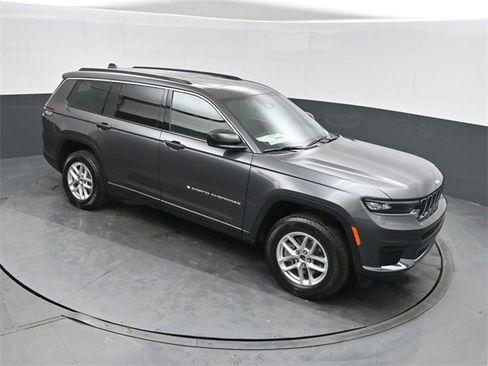 New 2025 Jeep Grand Cherokee L Laredo image 30