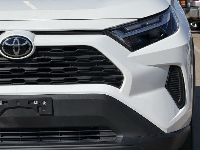 Used 2023 Toyota RAV4 XLE FWD image 8