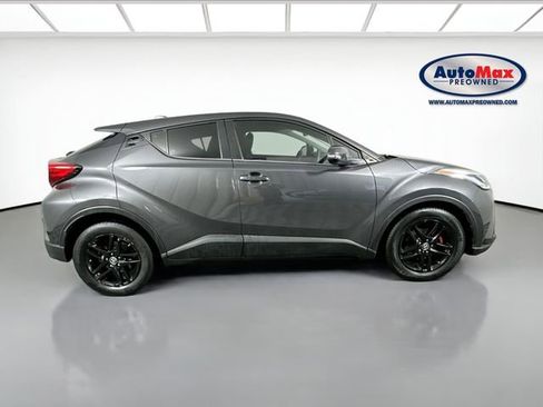 Used 2021 Toyota C-HR LE image 9