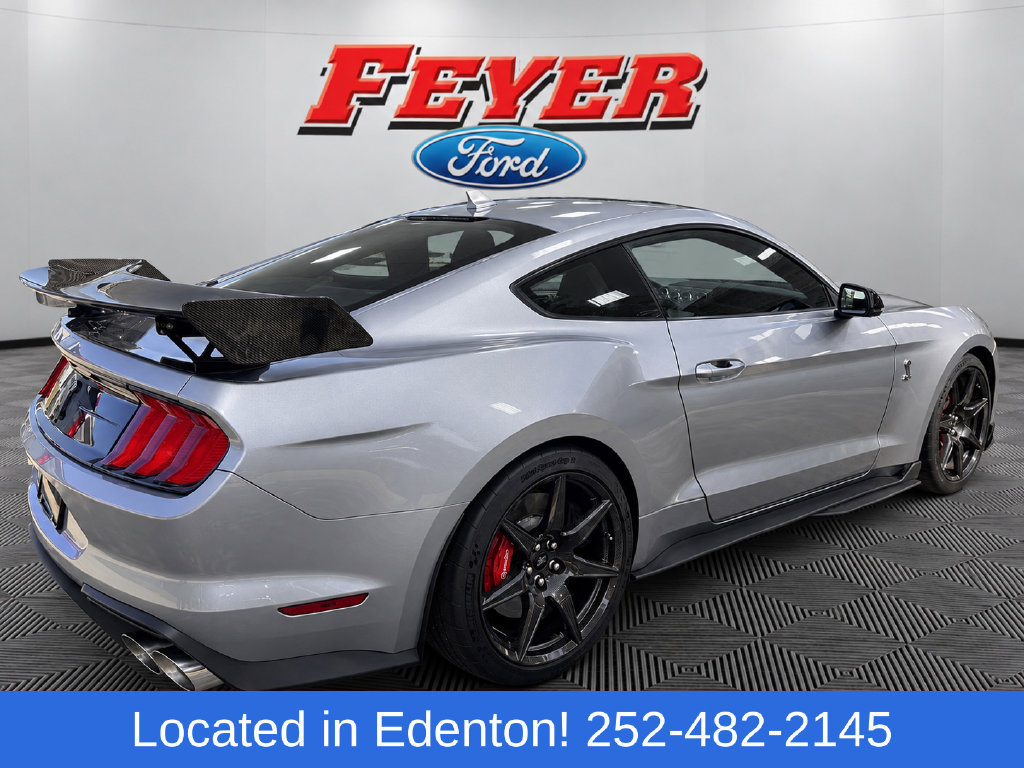 Used 2021 Ford Mustang Shelby GT500 w/ Carbon Fiber Track Pack RWD image 9