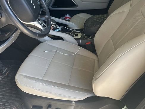 Certified 2022 Kia Telluride EX w/ EX Premium Package image 10