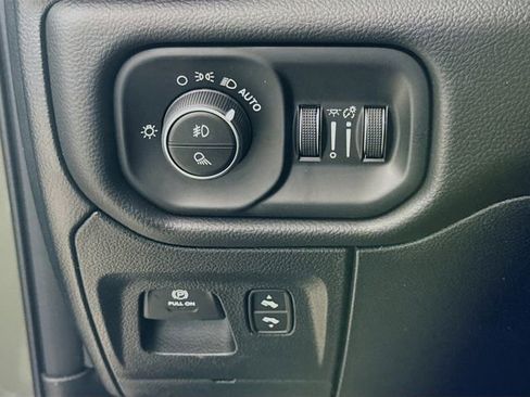 New 2026 RAM 1500 4x4 Crew Cab image 10