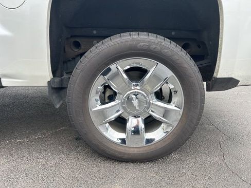 Used 2018 Chevrolet Silverado 1500 LTZ w/ Texas Edition image 10