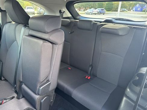 Used 2024 Toyota Highlander LE image 15