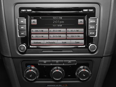 Used 2013 Volkswagen Jetta TDI image 17