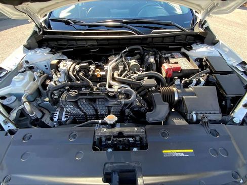 Used 2025 Nissan Altima 2.5 SV image 32