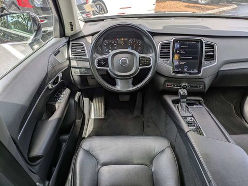 Used 2020 Volvo XC90 T6 Momentum AWD/4WD image 21