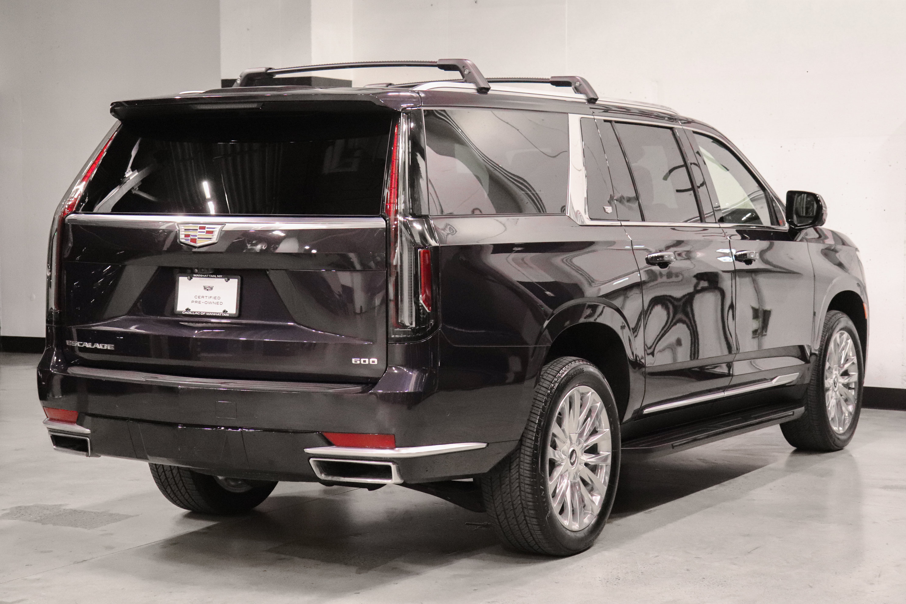 Certified 2023 Cadillac Escalade ESV Premium Luxury AWD/4WD image 5