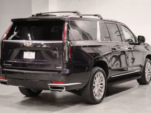 Used 2023 Cadillac Escalade ESV Premium Luxury AWD/4WD image 5