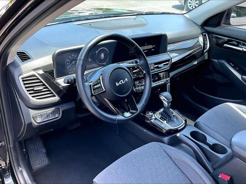 Used 2024 Kia Seltos S FWD image 17