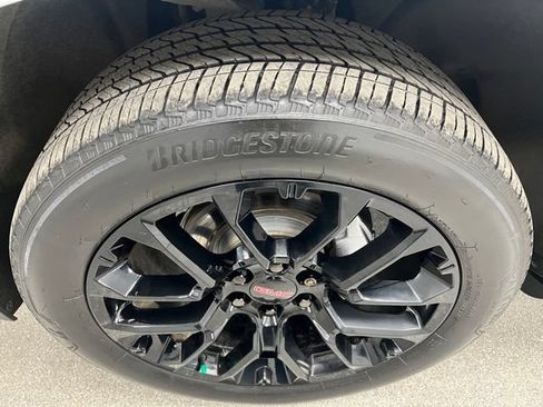 Used 2022 GMC Yukon XL Denali AWD/4WD image 14
