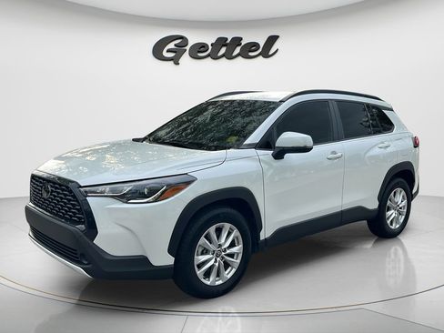 Used 2023 Toyota Corolla Cross LE FWD image 1
