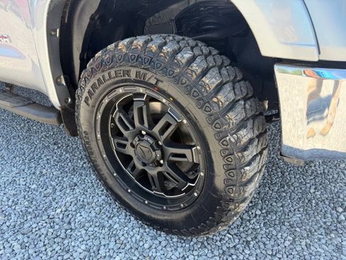 Used 2014 Toyota Tundra SR5 w/ SR5 Upgrade Package AWD/4WD image 13