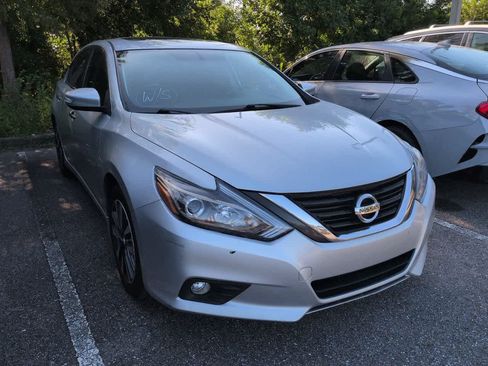 Used 2016 Nissan Altima 2.5 SV w/ Convenience Package FWD image 6