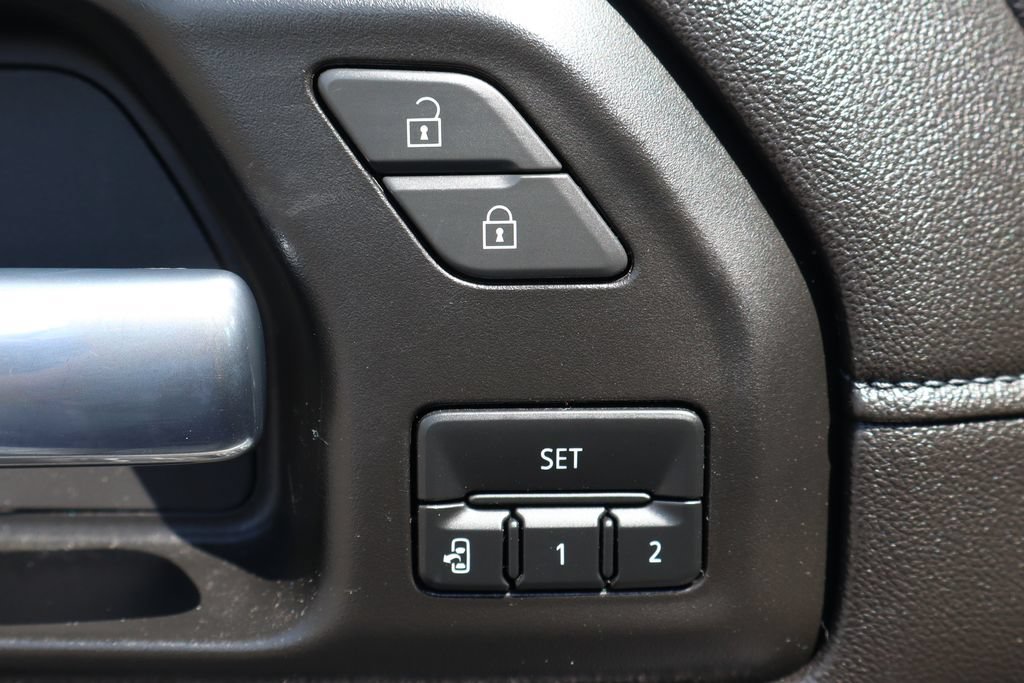 Used 2021 Chevrolet Silverado 2500 LTZ w/ LTZ Plus Package AWD/4WD image 19