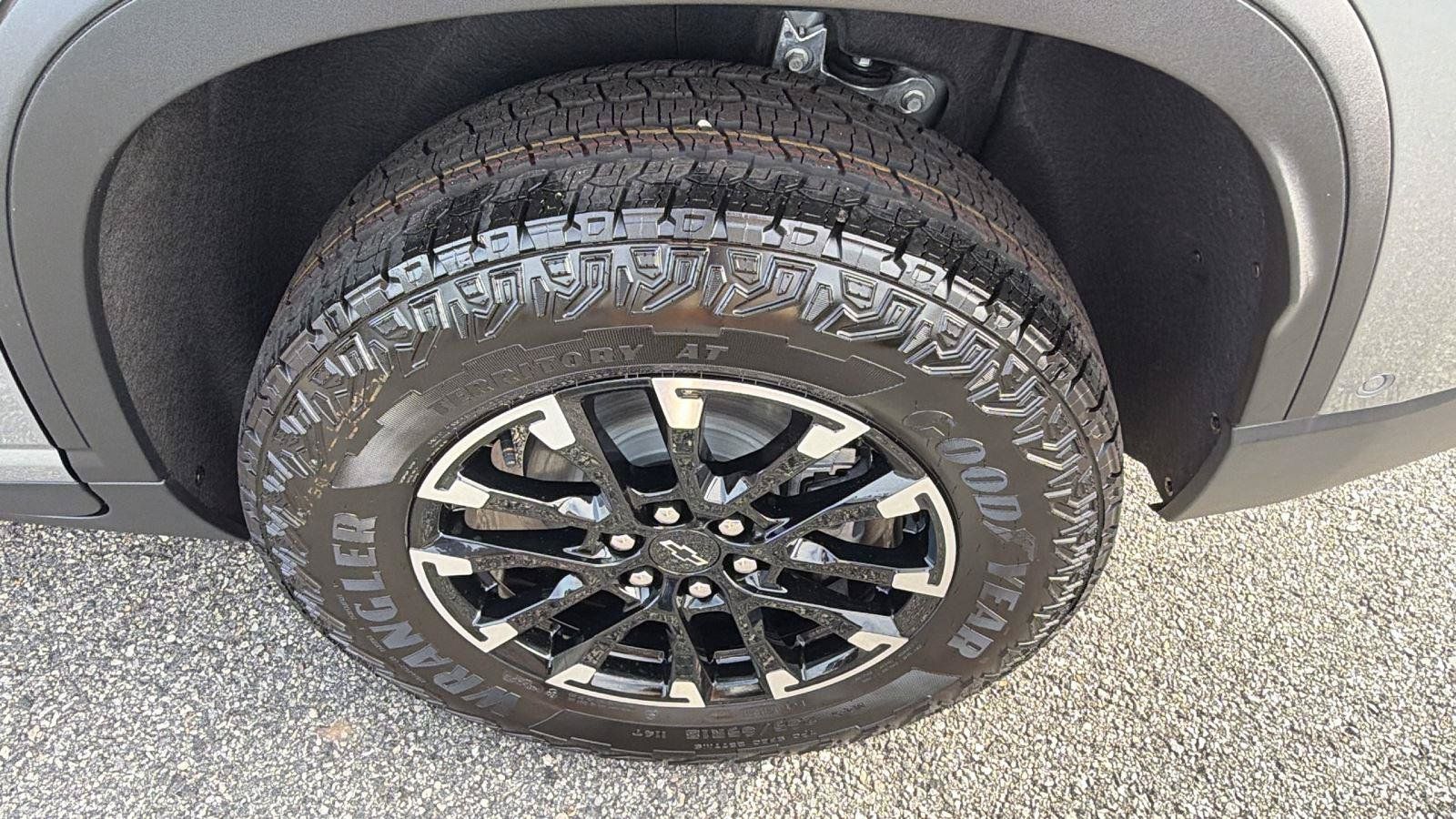 New 2026 Chevrolet Traverse Z71 w/ Enhanced Driving Package AWD/4WD image 12