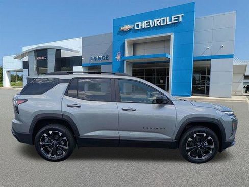 New 2026 Chevrolet Equinox RS w/ Convenience Package III FWD image 3
