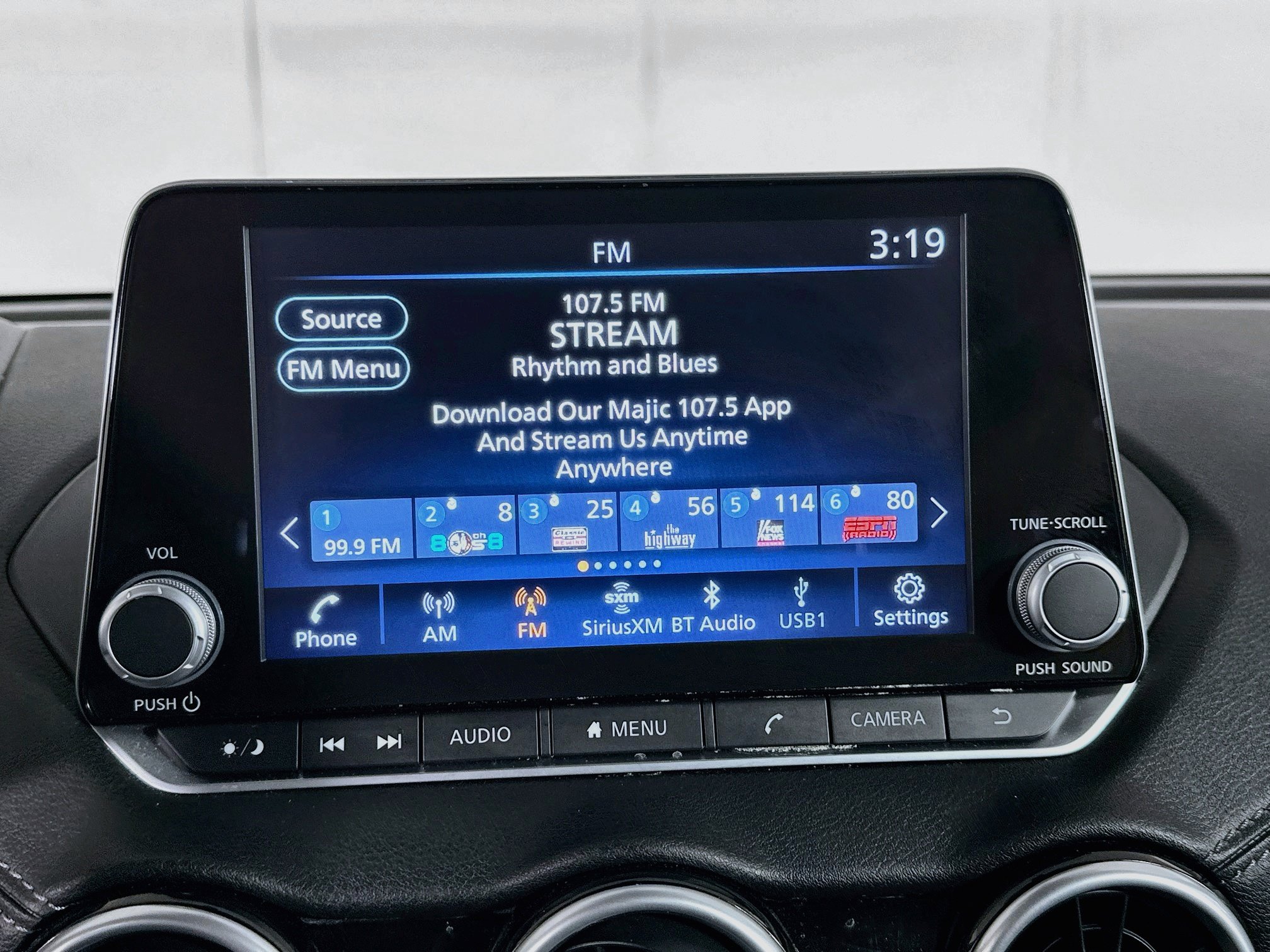 Used 2025 Nissan Sentra SV FWD image 21