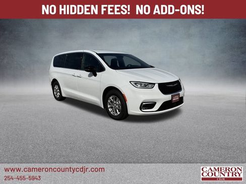 New 2025 Chrysler Pacifica Select FWD image 1